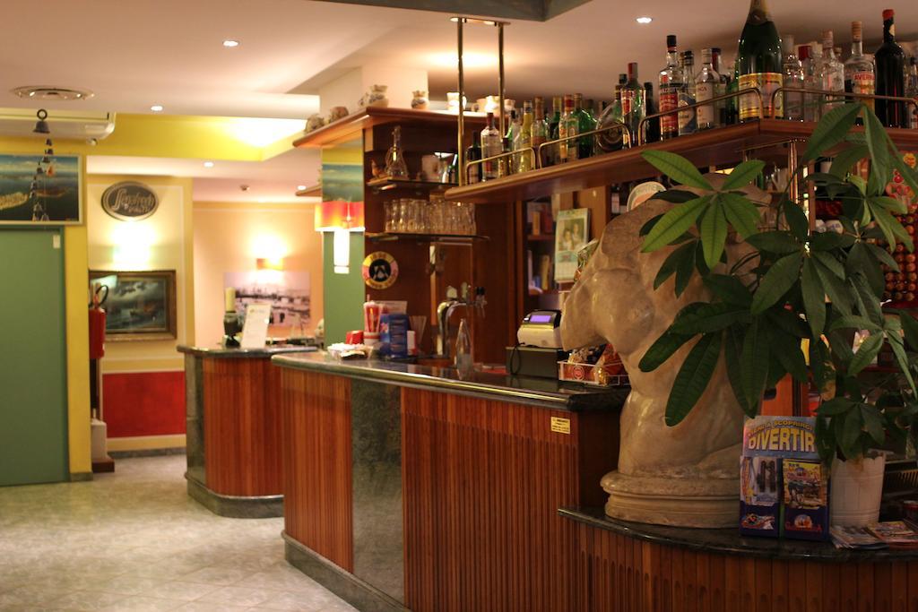 Hotel La Fenice ลินญาโน ซับเบียโดโร ภายนอก รูปภาพ